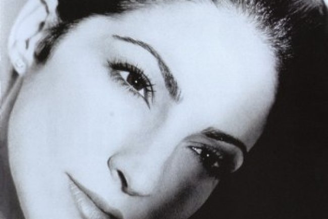 Gloria Estefan - The Essential Gloria Estefan [2CD] (2006)